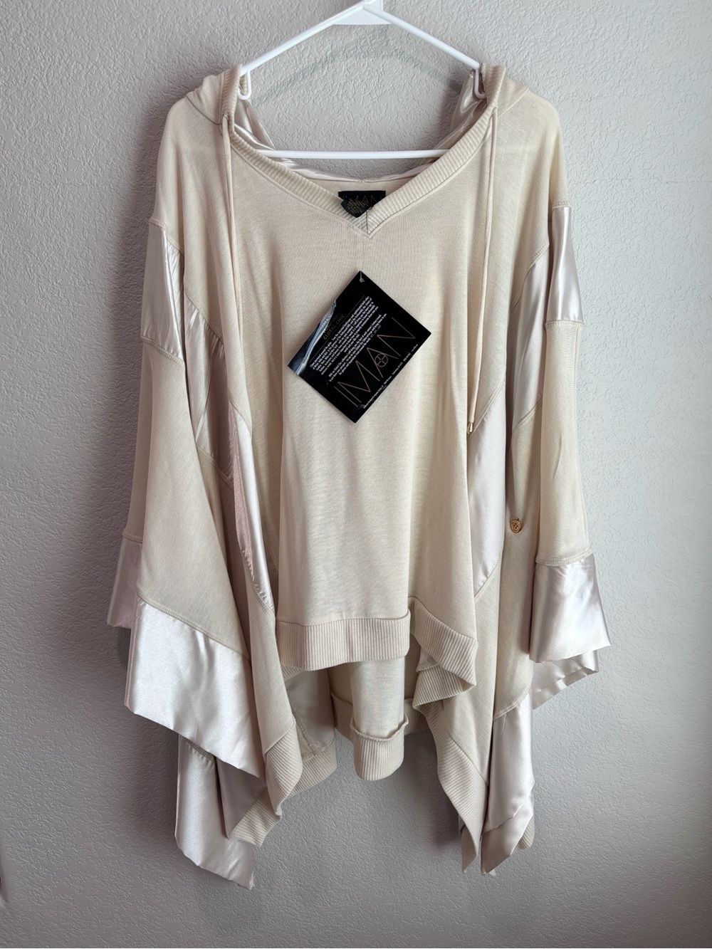 NWT IMAN Global Chic Knit Poncho Hoodie Cream Beige Satin Women’s Size XL / 1X